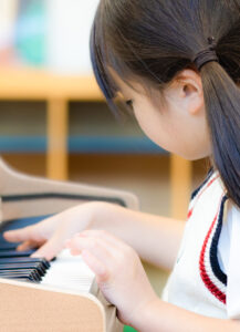 弾きやすさと快適さを追求しているモデル